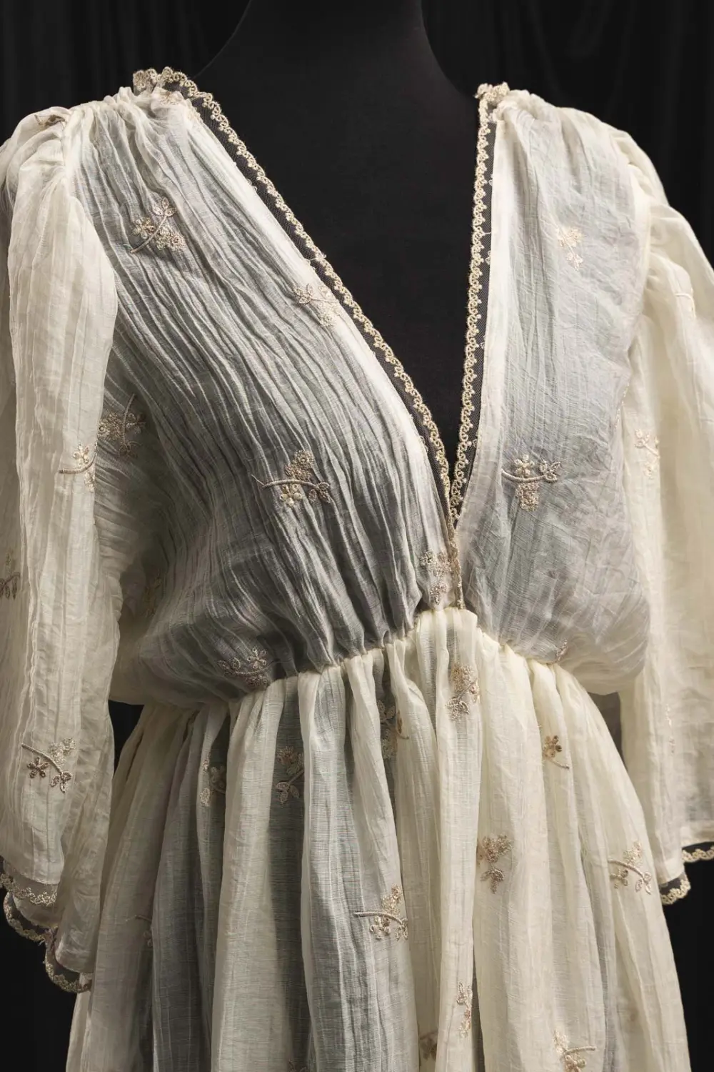 Gold Mesh Transparent_Morgenmantel (4 von 4) von Notté Fotografie VINTAGE