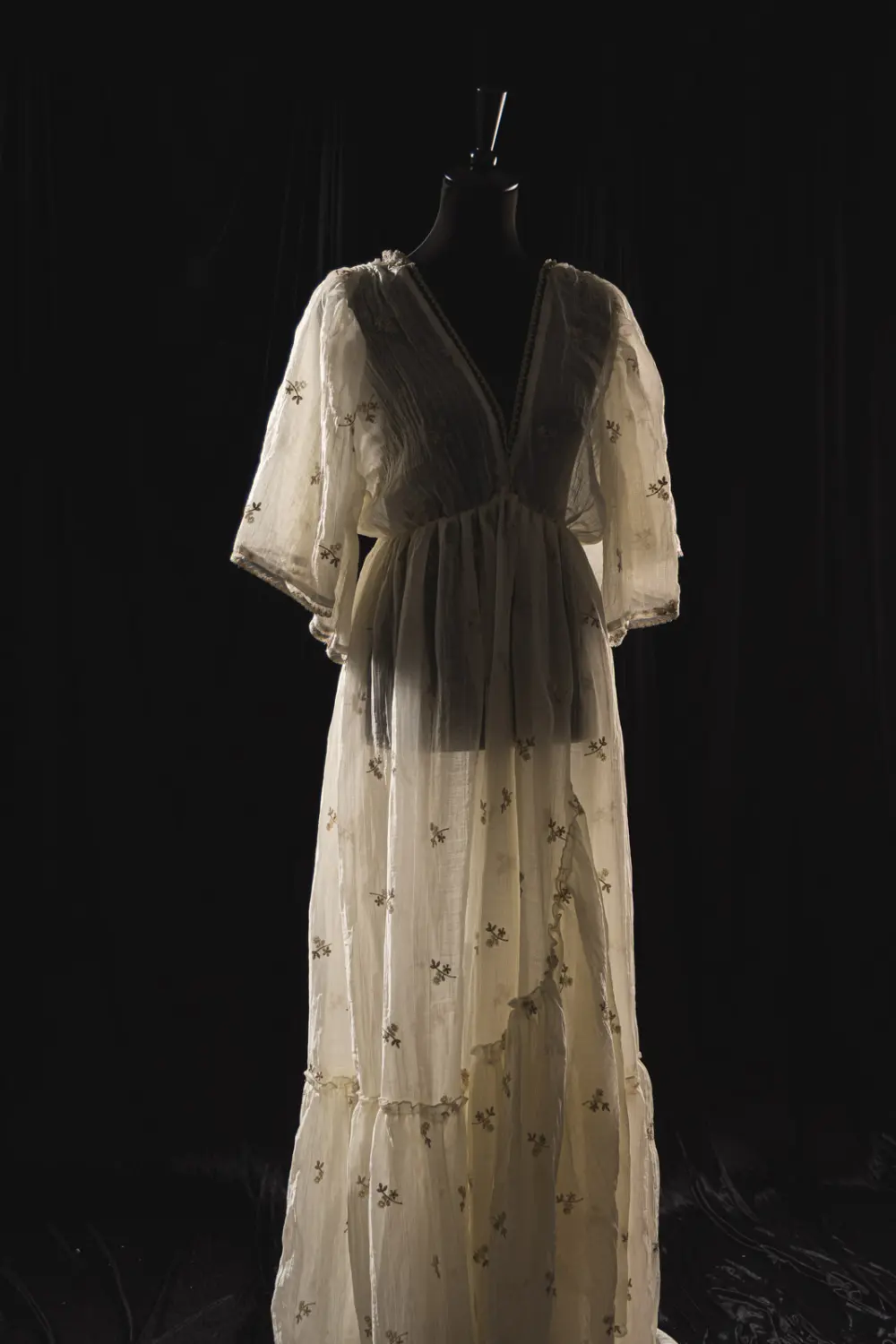 Gold Mesh Transparent_Morgenmantel (4 von 4) von Notté Fotografie VINTAGE